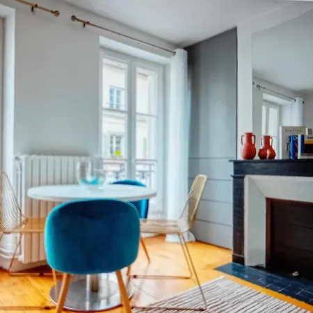 Apartment 1mins At Gare Montparnasse, Center , Close To Eiffel Tour And Louvre Meusm,awesome Place *
