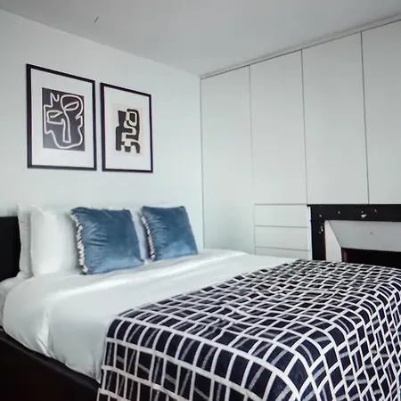 Apartment 1mins At Gare Montparnasse, Center , Close To Eiffel Tour And Louvre Meusm,awesome Place Paris